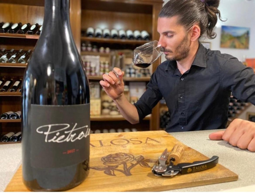 Nik, wine guide Tuscany — private wine tours